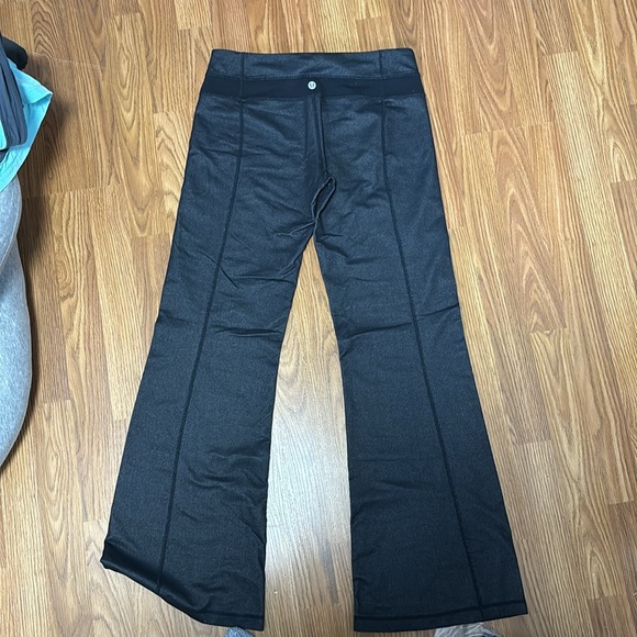 Lululemon yoga pants - Picture 2 of 3